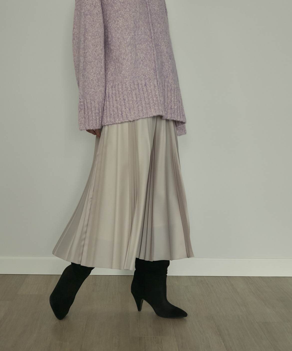 限定品 春秋冬⭐️ined ネイビー　スカート　未使用タグ付　17000円以上 ひざ丈スカート