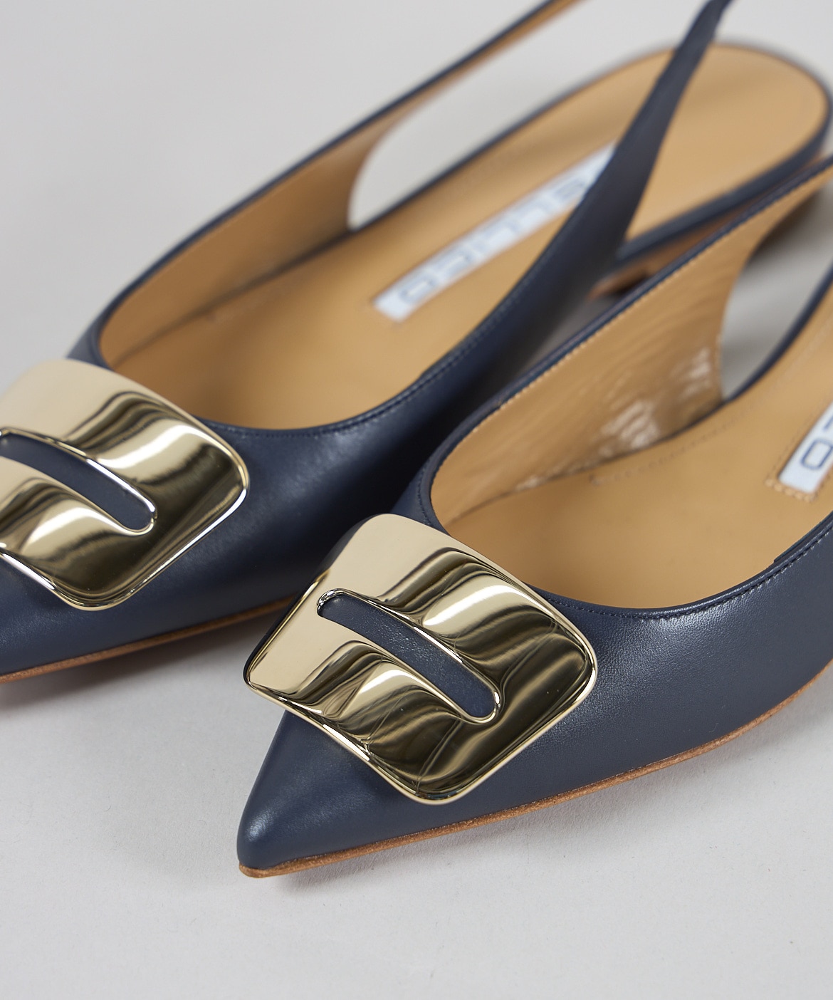 バックストラップパンプス ANIMA【PELLICO(ペリーコ)】｜INED（イネド