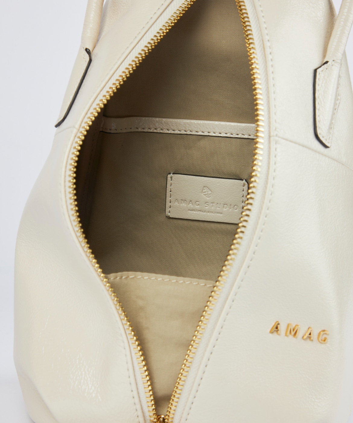 SLING BOMI ショルダーバッグ《AMAG STUDIO》｜FAVORITE