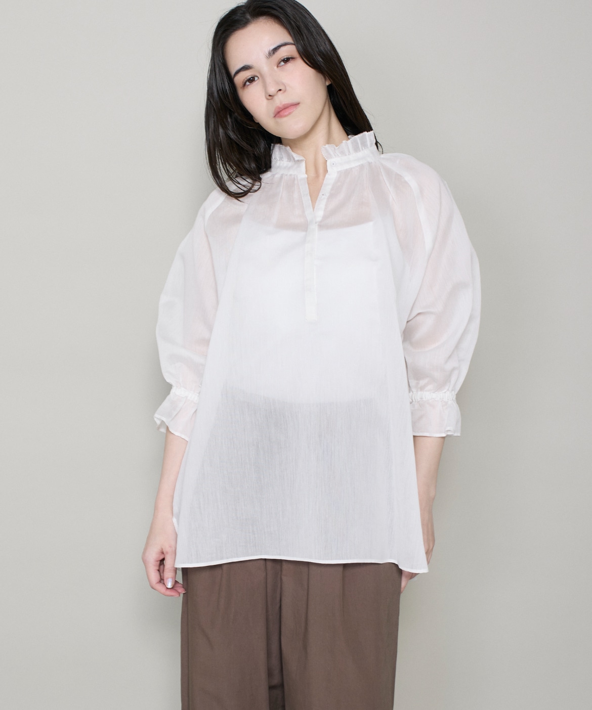 先行予約】コットンシルクギャザーフリルブラウス｜DAY by DAY It's