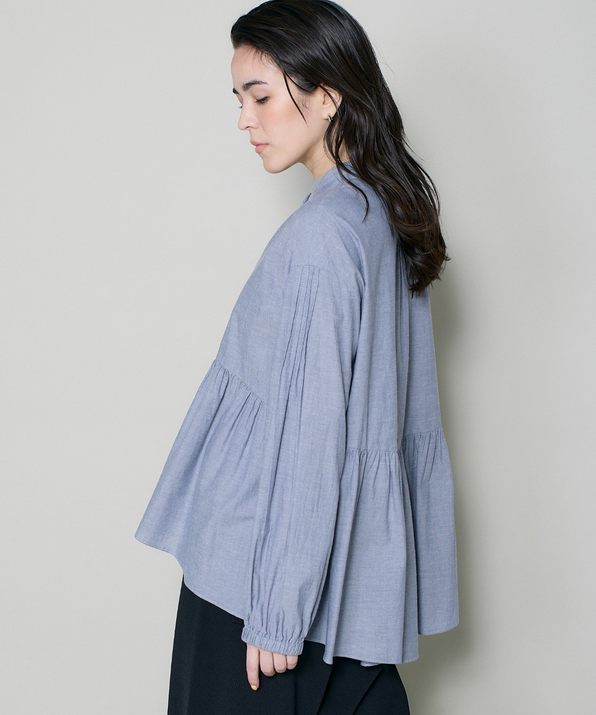 先行予約】スタンドカラーペプラムブラウス｜DAY by DAY It's