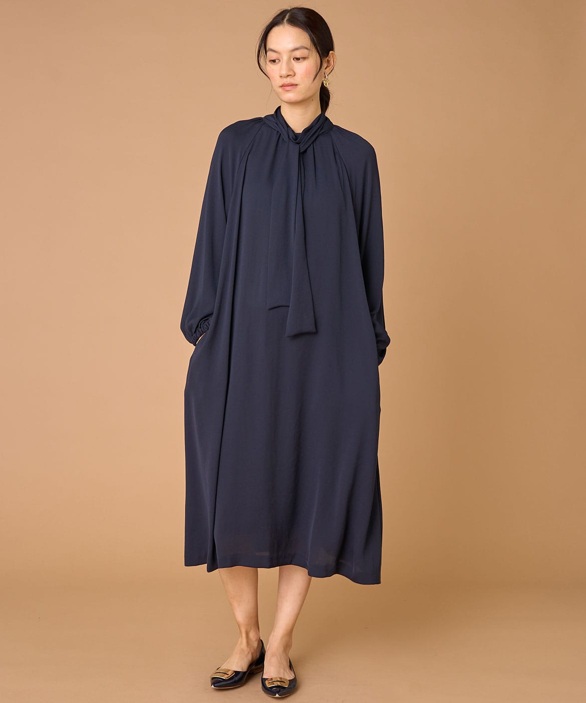 ボウタイワンピース｜INED（イネド）｜フランドル（FLANDRE）オンライン