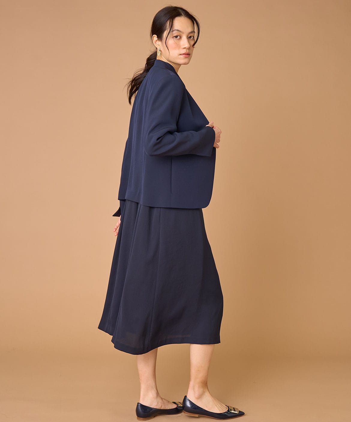 美品✨ADORE 定価5万 ウールアムンゼンボウタイワンピース ネイビー 手洗い可能〉ネック ギャザー 7分袖 ボウタイ ワンピース｜ SHIPS 公式