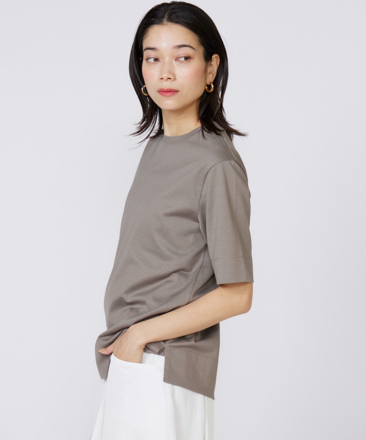 サイドスリットデザインTシャツ ¥11,990 